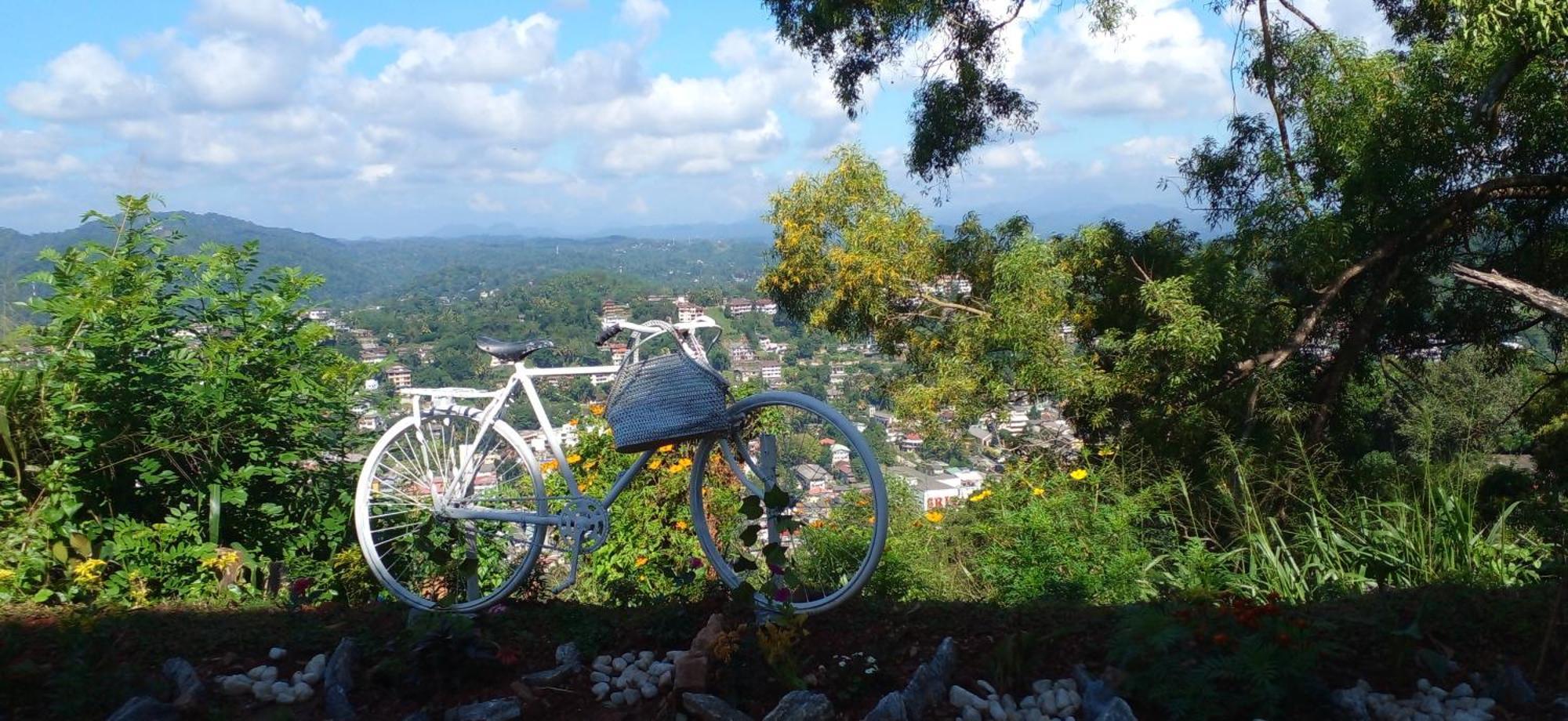 Lawan One Kandy Exterior photo