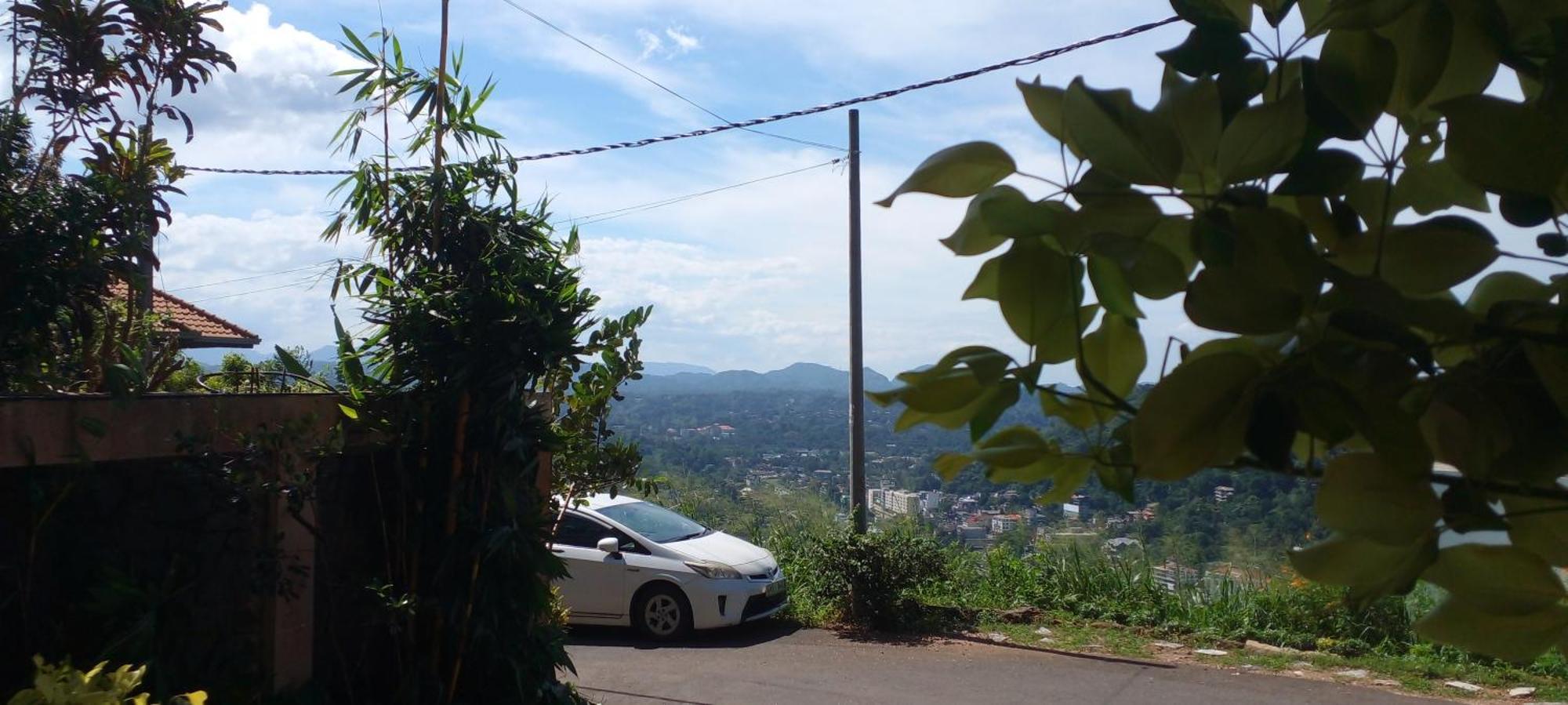 Lawan One Kandy Exterior photo