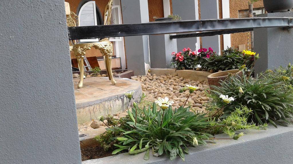 Lawan One Kandy Exterior photo