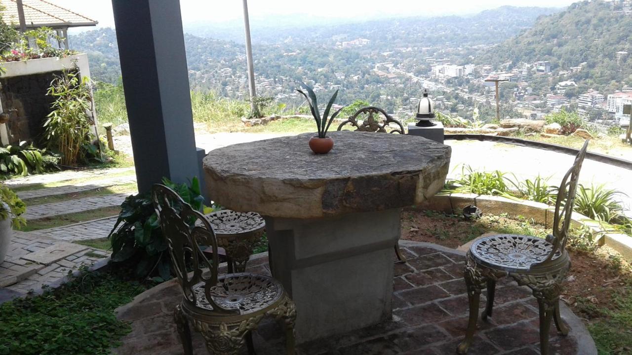 Lawan One Kandy Exterior photo