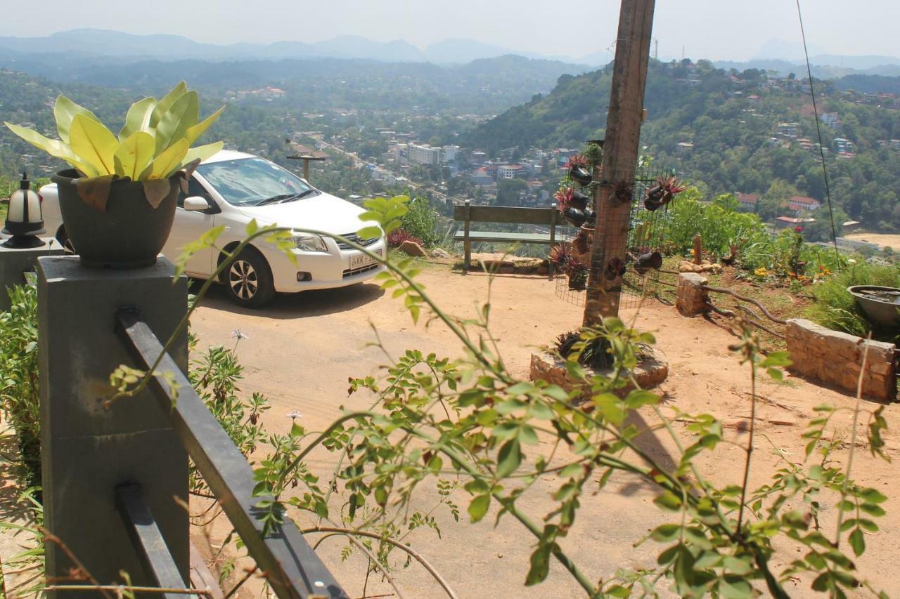 Lawan One Kandy Exterior photo