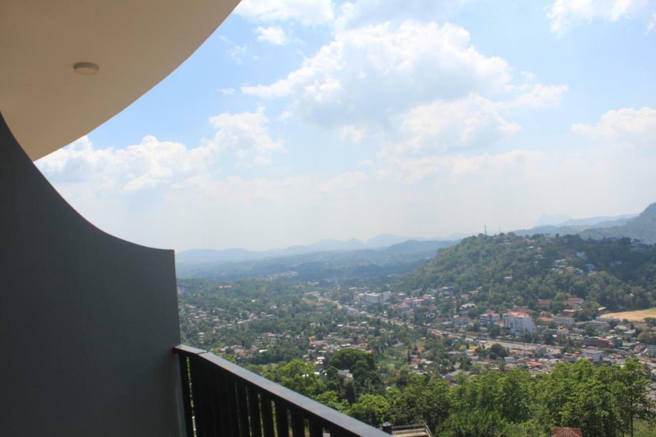 Lawan One Kandy Exterior photo